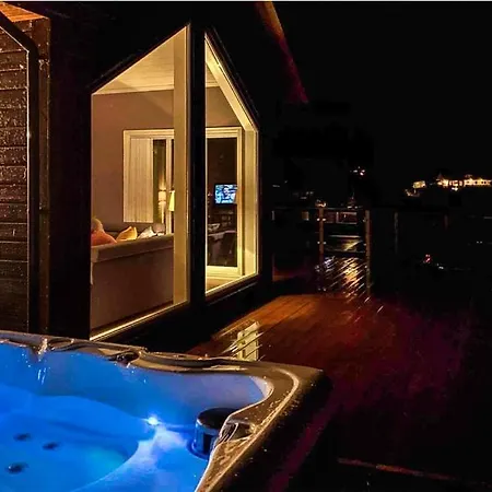 Luxury Fjord With Jacuzzi Stunning View And Grill Hut Tatil Evi Sveio