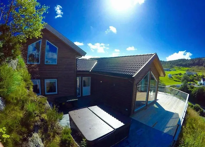 Casa de Férias Luxury Fjord With Jacuzzi Stunning View And Grill Hut