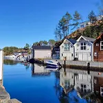 Luxury Fjord Cabin With Jacuzzi, Boat Dock & View Casa de Férias *